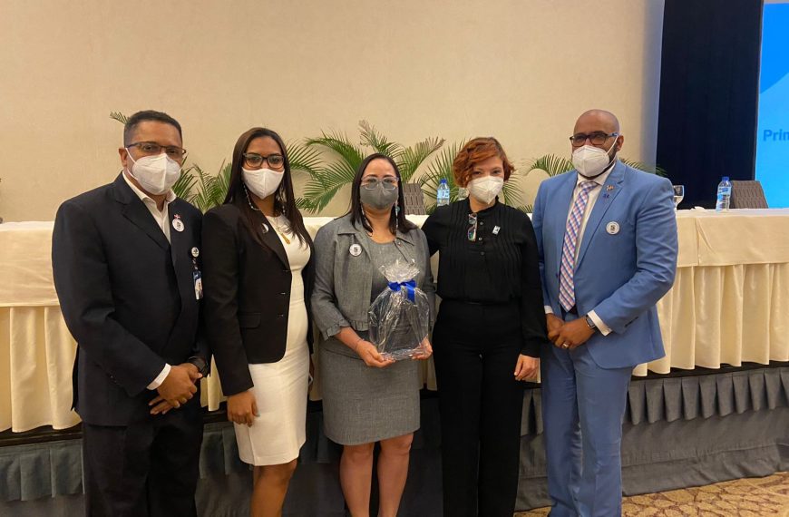 Doctoras Flete y Pujols fueron reconocidas por el SNS