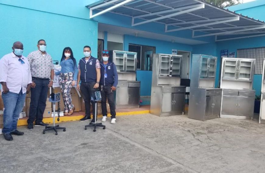 El SNS realiza donación de equipos e insumos médicos al Hospital Municipal Juan Antonio Castillo.