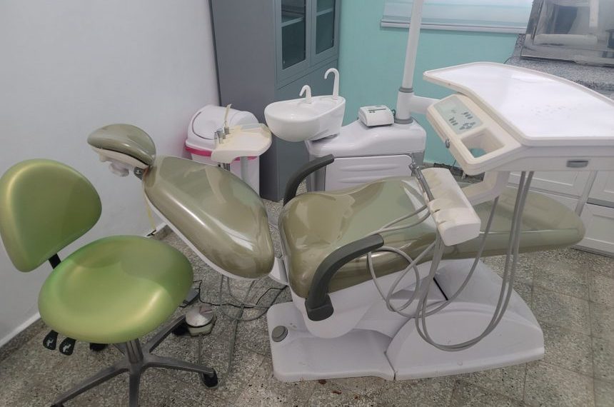 SNS entrega dos unidades odontológicas a SRS Cibao Central