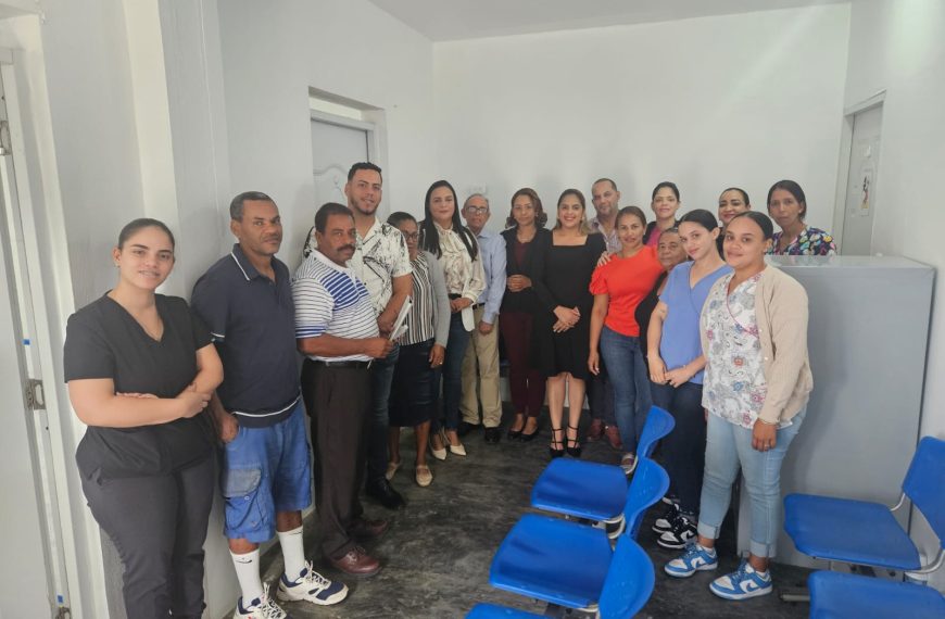Se da apertura por primera vez a centro de vacunación en CPN El Quemado