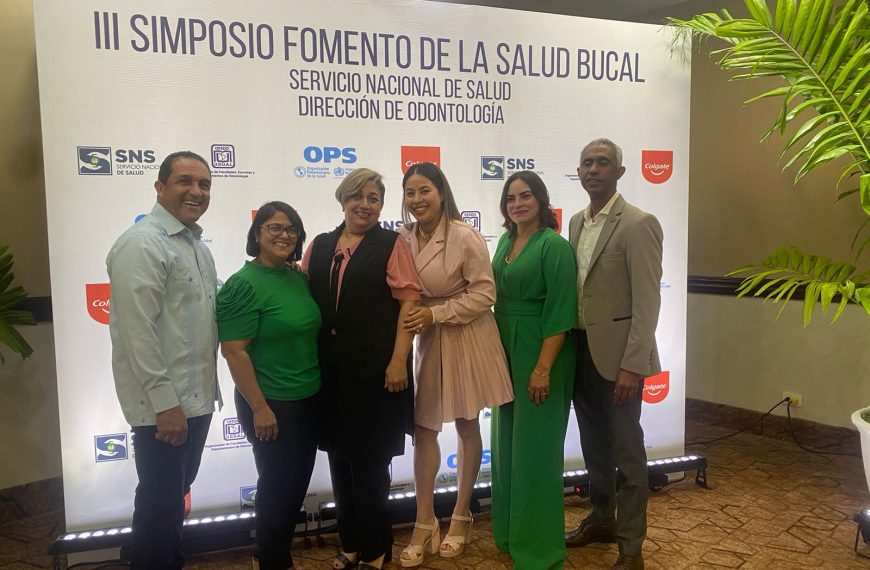 Odontología del SRS Cibao Central participa en el III Simposio del Fomento a la Salud Oral