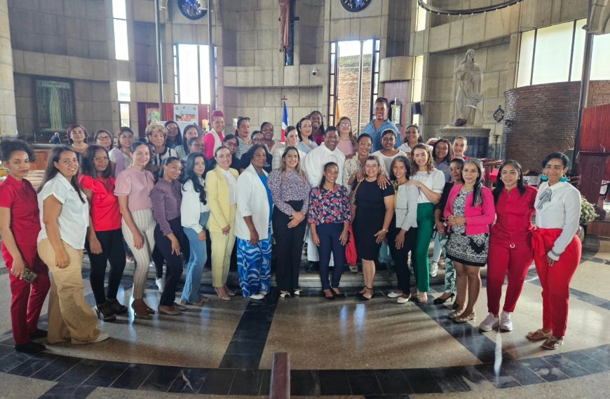 División de Laboratorios Clínicos e Imágenes realizó una eucaristía en acción de gracias