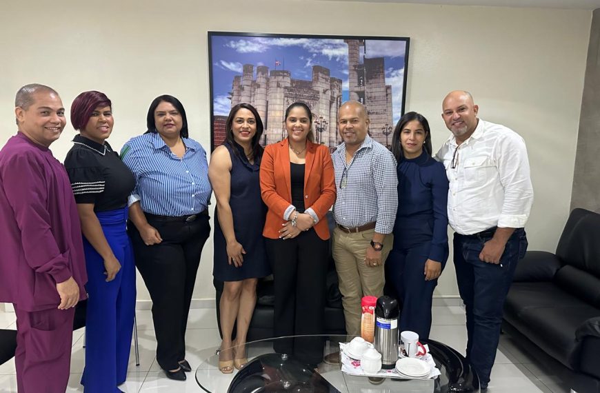 Reunión con Ortopedas del Hospital Jarabacoa Logra Mejoras en Procesos Quirúrgicos