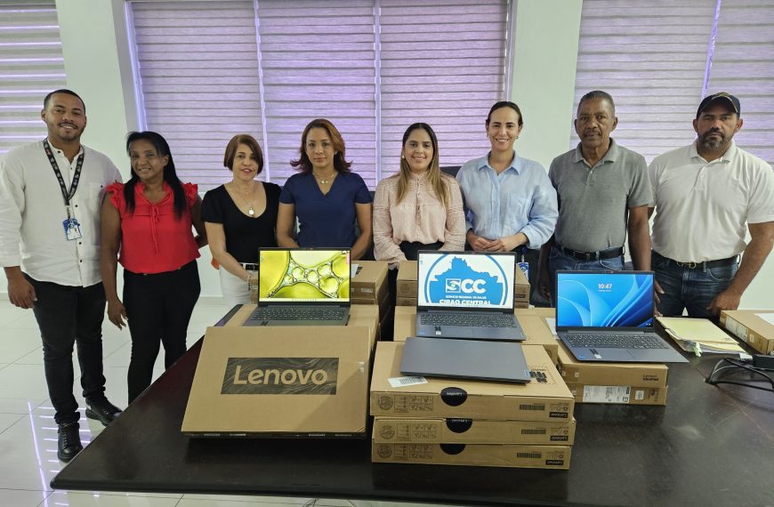 La Regional de Salud Adquiere 27 Portátiles para la Digitalización y Mejora de Servicios en Monseñor Nouel
