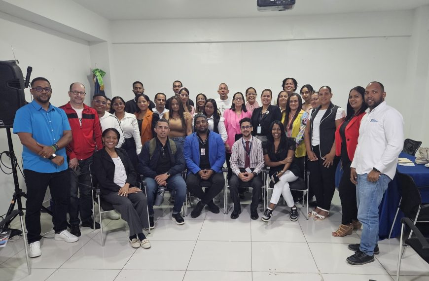 Capacitación en Línea Gráfica SRS Cibao Sur y Centros Hospitalarios