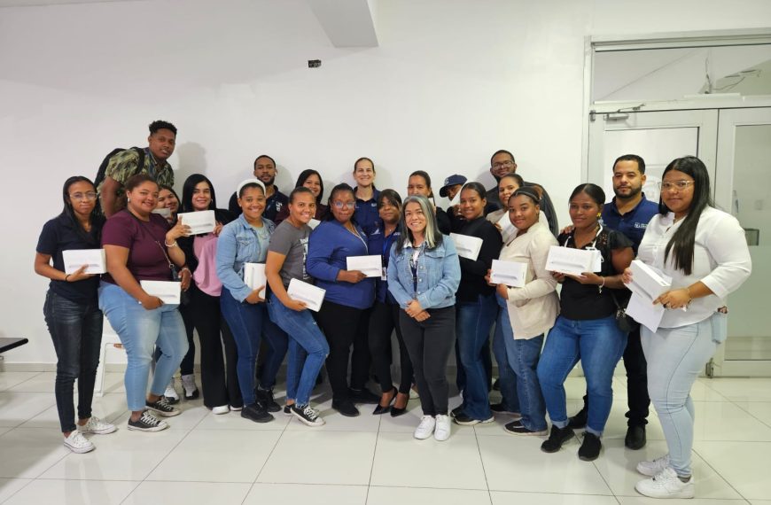 Entregan tablets a promotores del Programa PoR41 de Tuberculosis para fortalecer el registro oportuno de casos