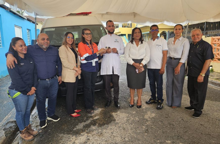 Barrick Gold dona ambulancia cero kilómetros al Hospital Municipal de Maimón ￼