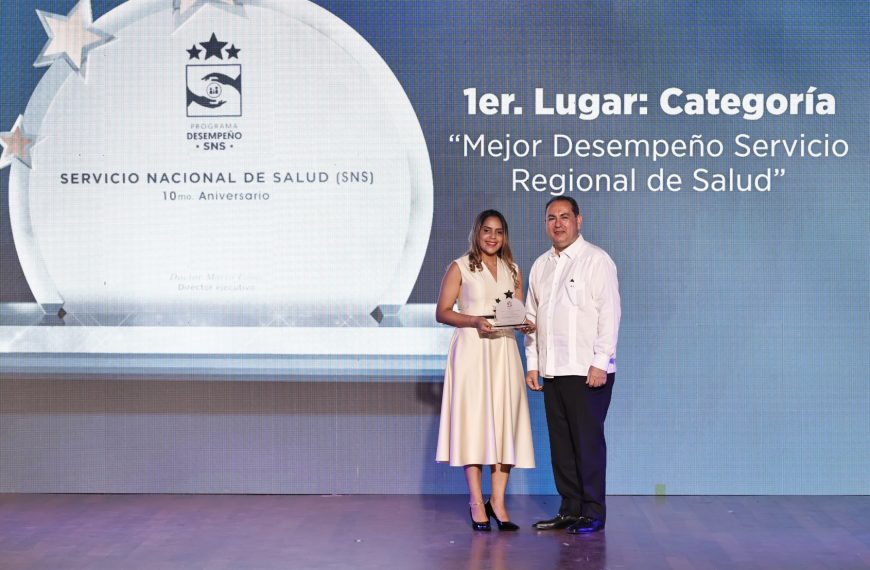 Regional de Salud Cibao Sur y Hospital Prof. Juan Bosch destacan en los Premios Desempeño SNS 2025