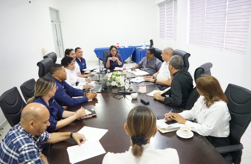 SRS Cibao Sur y Hospital CENSAIDE reafirman compromiso de colaboración en segunda mesa técnica interinstitucional