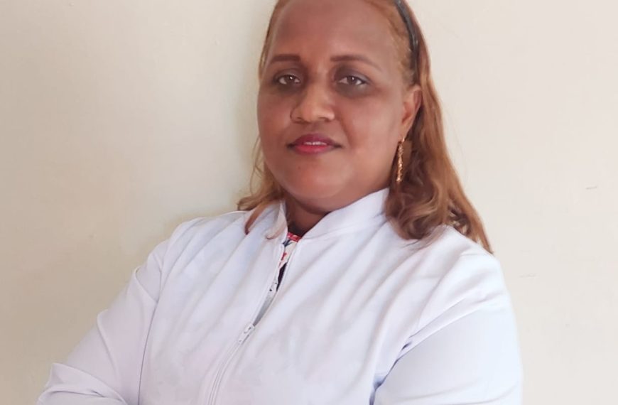 Angelly Alexandra Marte Holguin Psicóloga, máster en psicología educativa, Gestión Humana, especialidad en psicología clínica, en trastornos del neurodesarrollo y en estrategias educativas y de apoyo a niños con autismo.