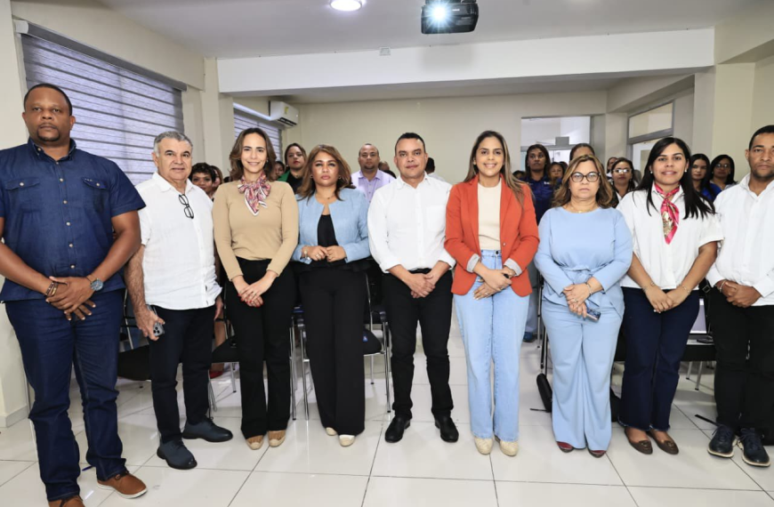 Director del SNS encabeza encuentro con directores de los hospitales del SRS Cibao Sur en La Vega