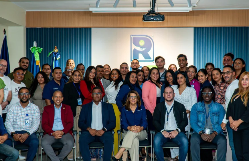 Regional de Salud Cibao Sur y SNS fortalecen la transparencia y la comunicaci&oacute;n digital con taller especializado