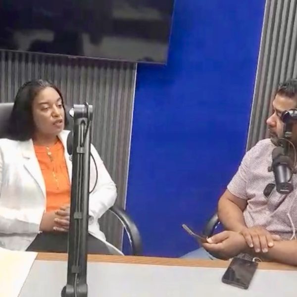 Directora del Hospital Municipal Villa La Mata destaca avances y servicios en entrevista radial