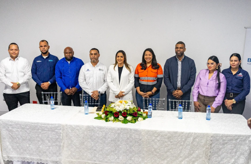 Regional de Salud Cibao Sur recibe importantes donaciones de equipos e insumos m&eacute;dicos