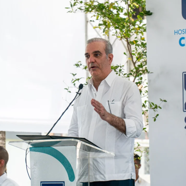 Gobierno inaugura remozado Hospital Municipal de Cevicos y fortalece la red de salud en S&aacute;nchez Ram&iacute;rez